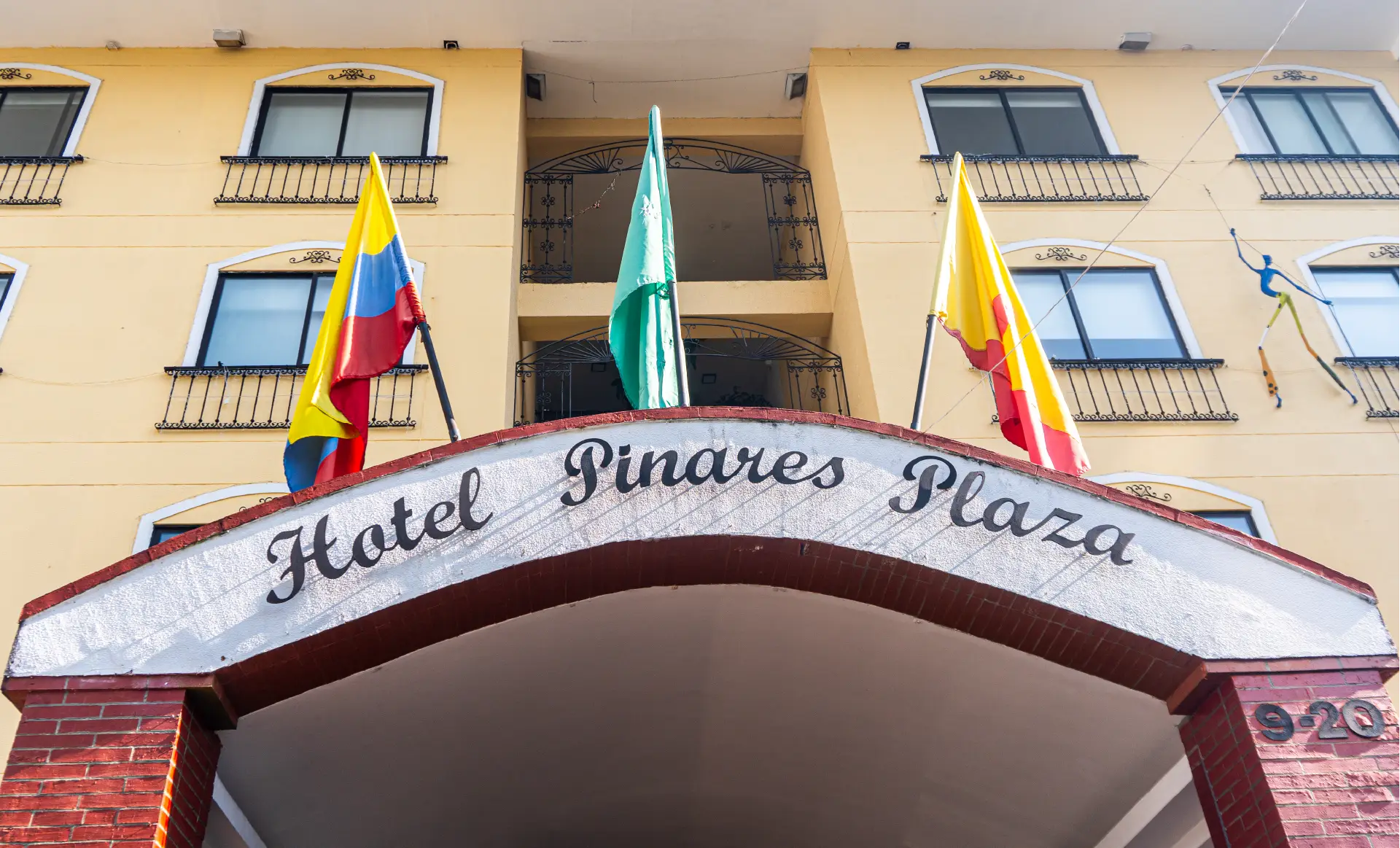 hotel pinares plaza
